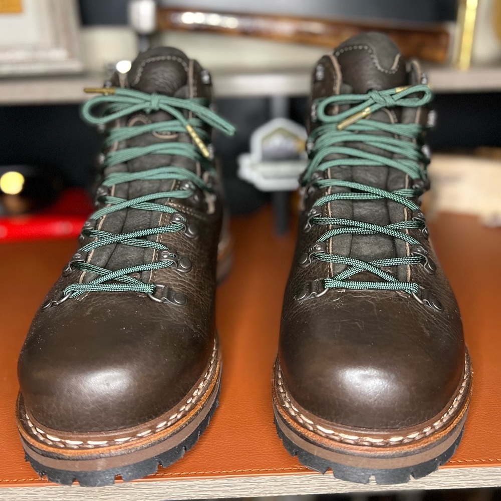 Hanwag Hiking Mid Cut Tashi Boot Made from Yak Leather in Chestnut 9.5D